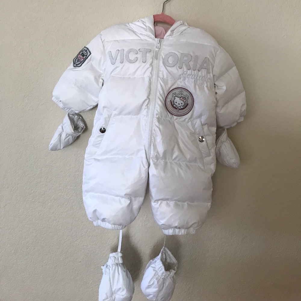 Hello Kitty snow suit ❄️