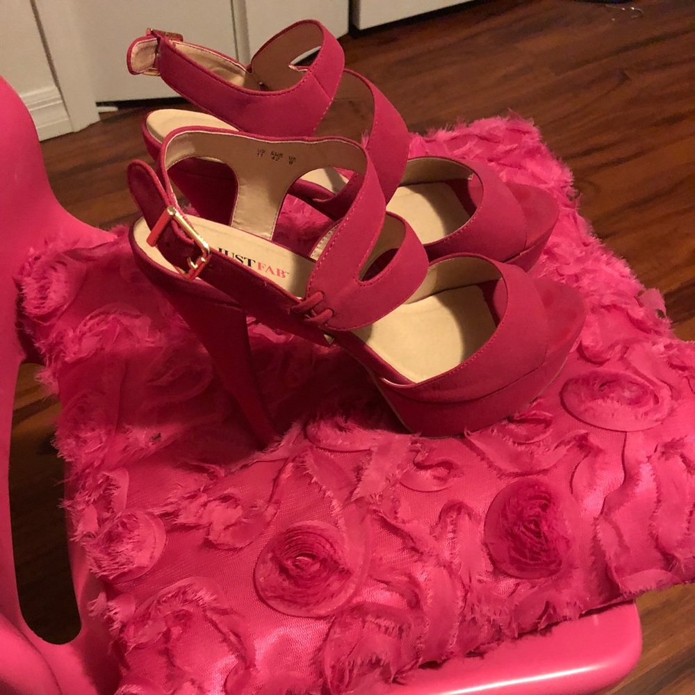 BRAND NEW HOT PINK HEELS/SANDALS
