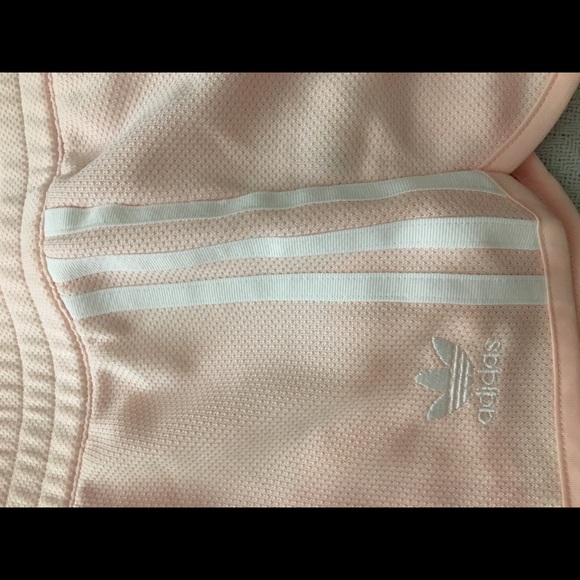 MAKE AN OFFER! ADIDAS ORIGINALS TREFOIL SHORTS - Picture 5 of 6