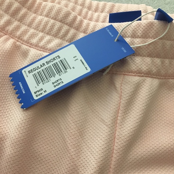 MAKE AN OFFER! ADIDAS ORIGINALS TREFOIL SHORTS - Picture 6 of 6