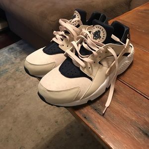 New Nike Women shoes size 10.5