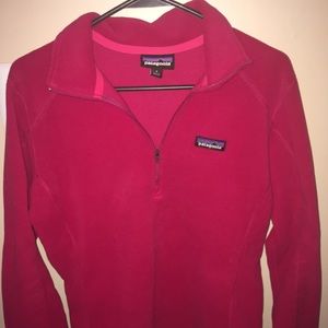 Patagonia magenta pullover