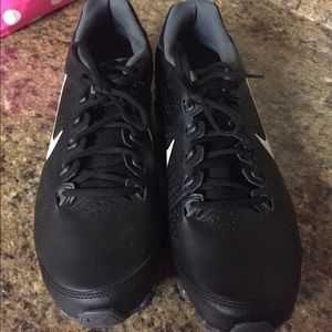 Men’s Nike tennis shoes