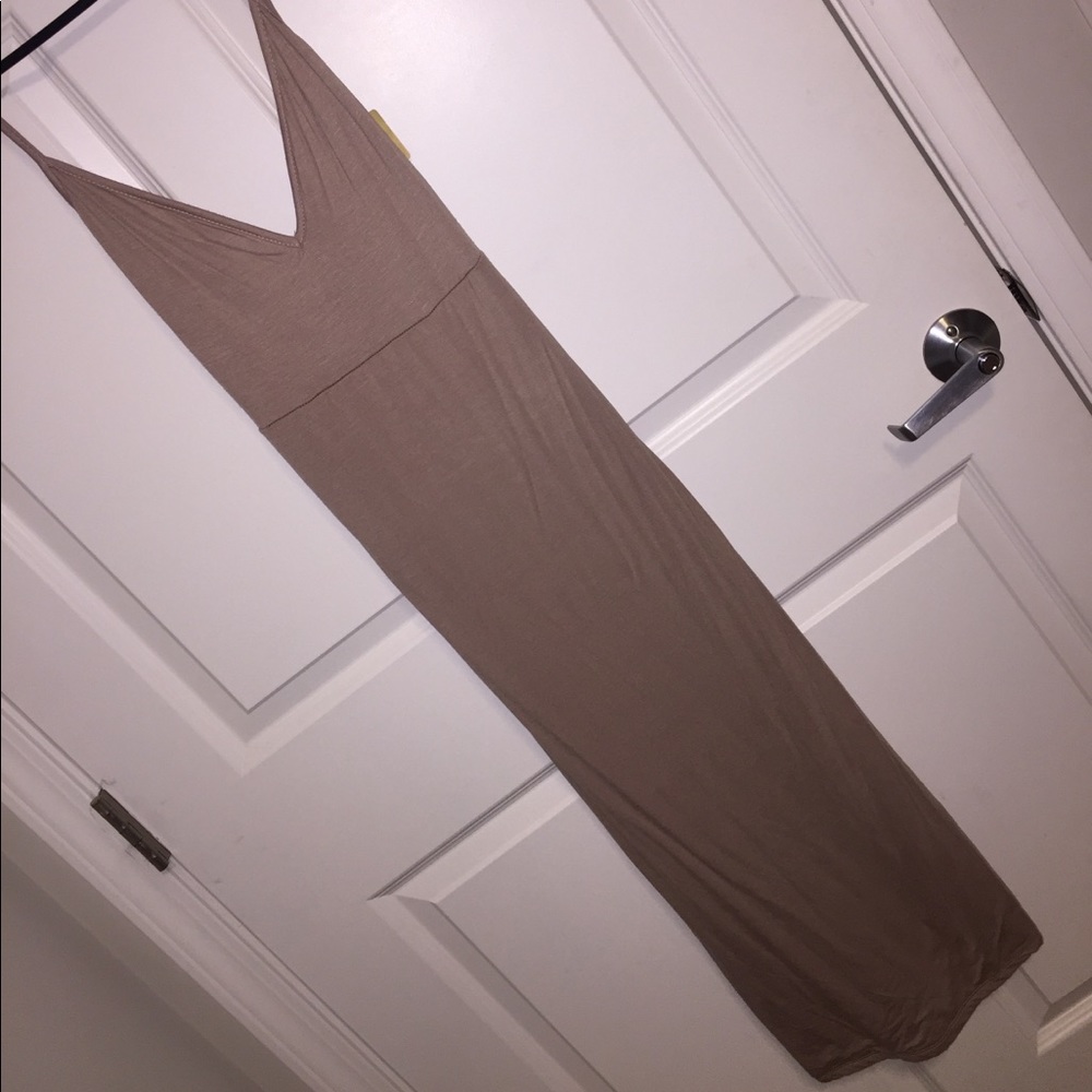 Long V-Neck Back Detail Maxi Dress!!