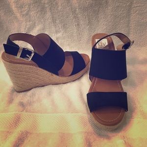 DV Black and Tan wedges