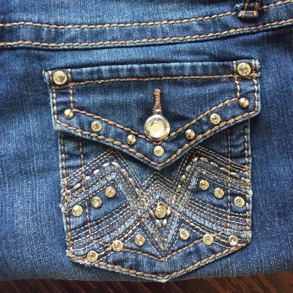 Earl Jeans Studded Jewel Embellished Capris Size 9