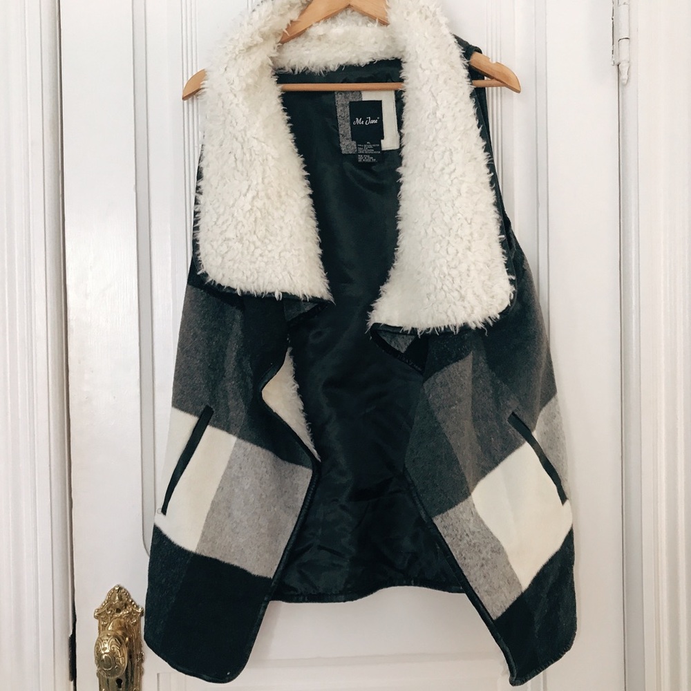 Plaid B&W fuzzy vest
