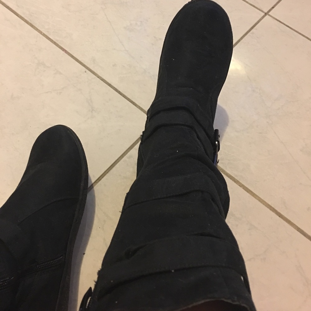 Boots - Picture 2 of 3