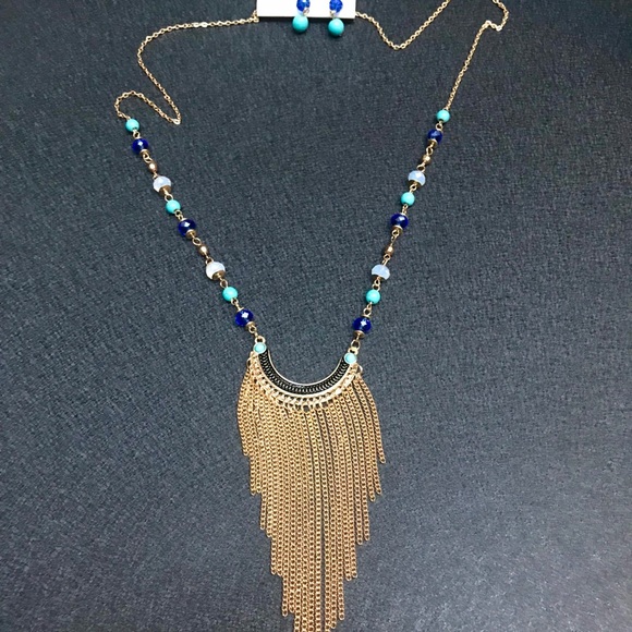 Long fashion jewelry statement necklace - Picture 4 of 8