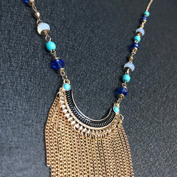 Long fashion jewelry statement necklace - Picture 6 of 8