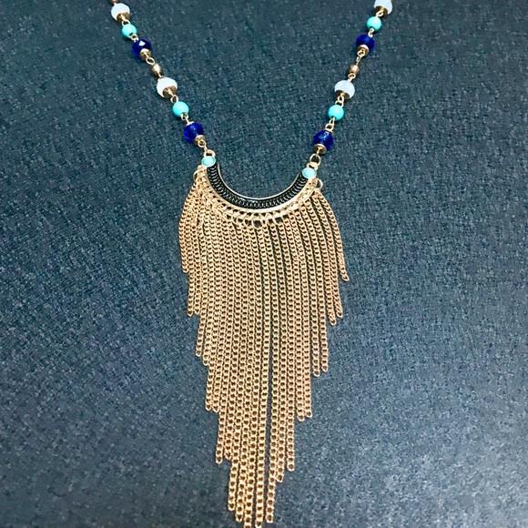 Long fashion jewelry statement necklace - Picture 8 of 8