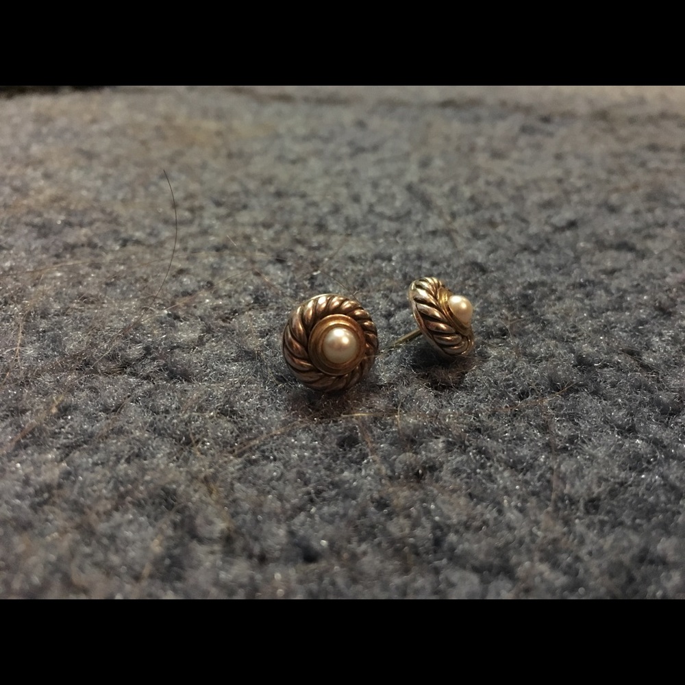 David Yurman pearl earrings
