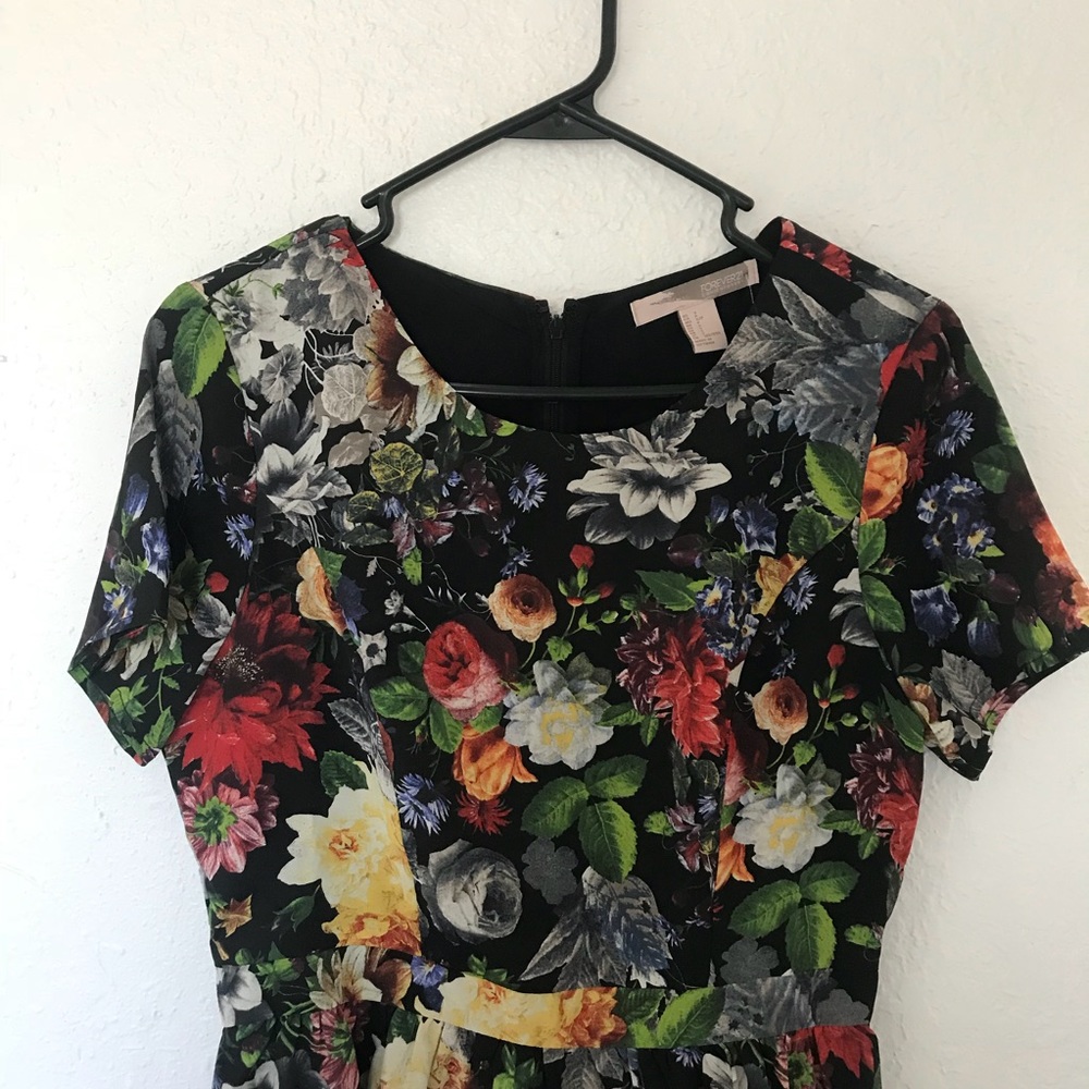 Brand new beautiful flower dress.