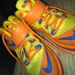 NIKE Lebron soldiers