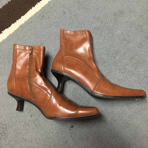 Franco Sarto brown heeled booties - Picture 3 of 4