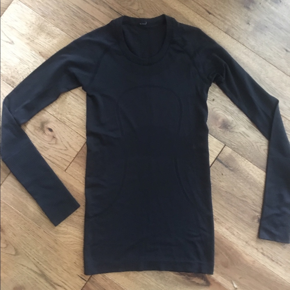 Lululemon run swiftly