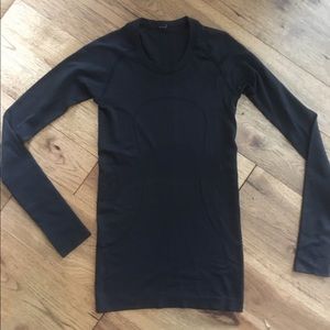 Lululemon run swiftly