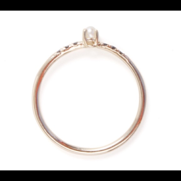 Catbird Equilibrium Pearl Ring by Jennie Kwon - Picture 4 of 5