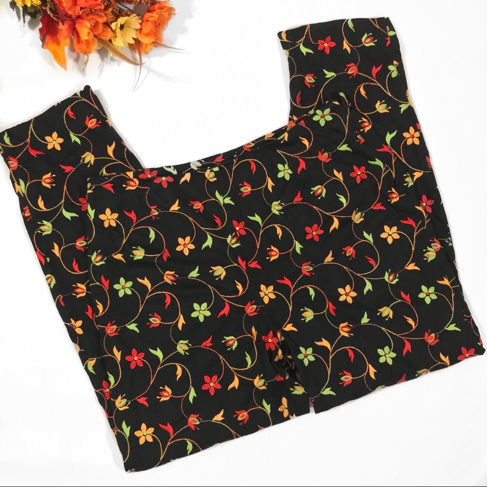 Bernard Zins Paris Floral Embroidered Cropped Pant