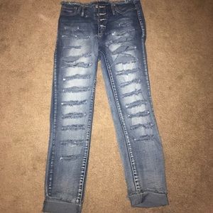 Destroyed Cropped Jeans