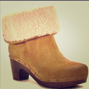 UGG clog boots