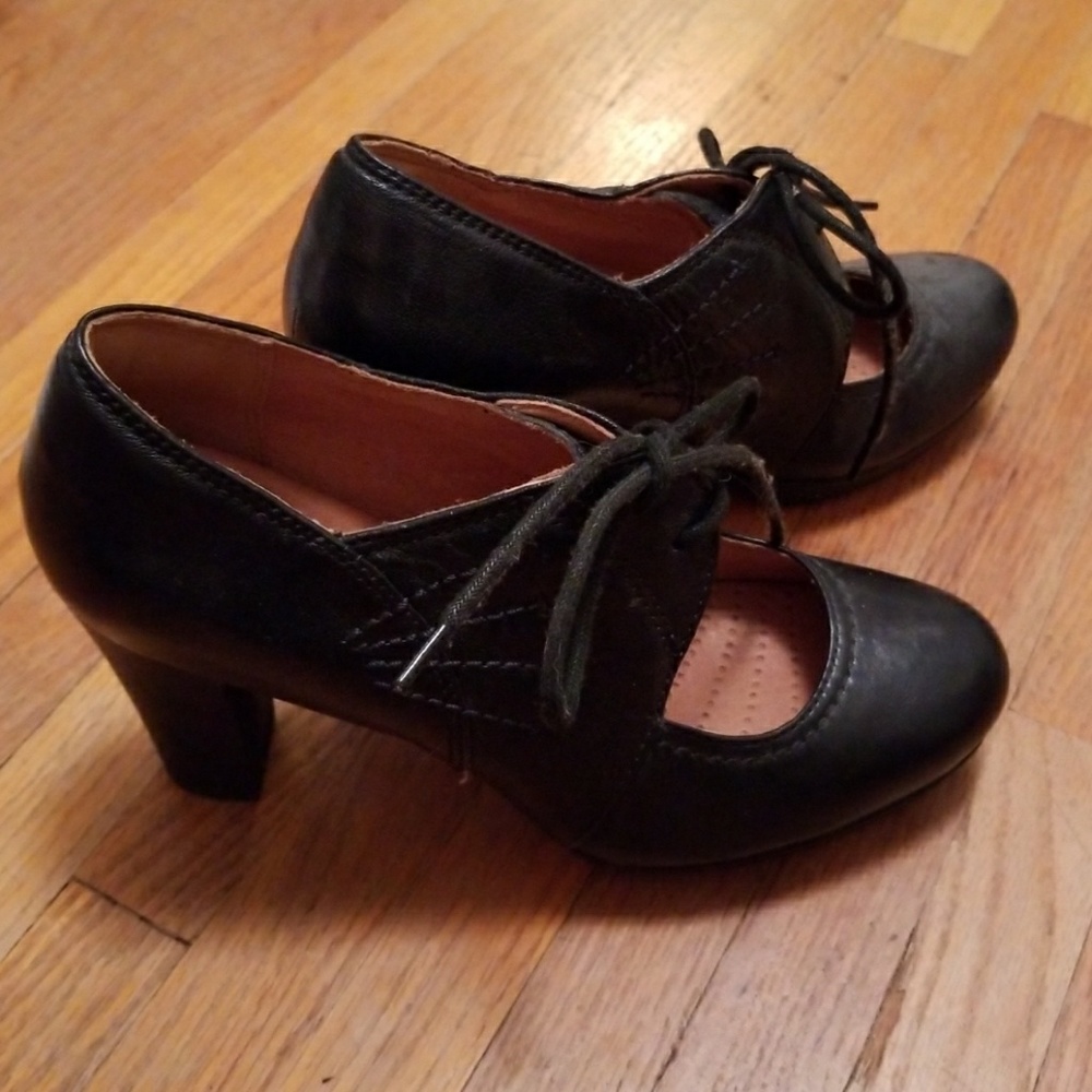 Clarks black heels