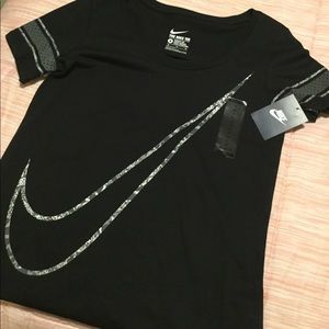 New Black Nike T-shirt