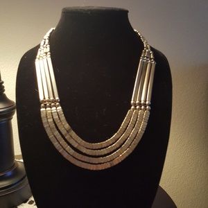 🎉UNUSUAL 🎉 Vintage Silver Tone Large Neckace