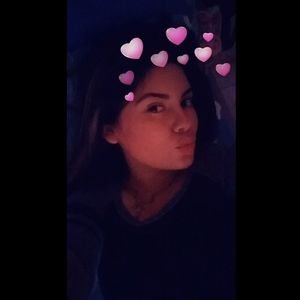 Meet your Posher, Olivia