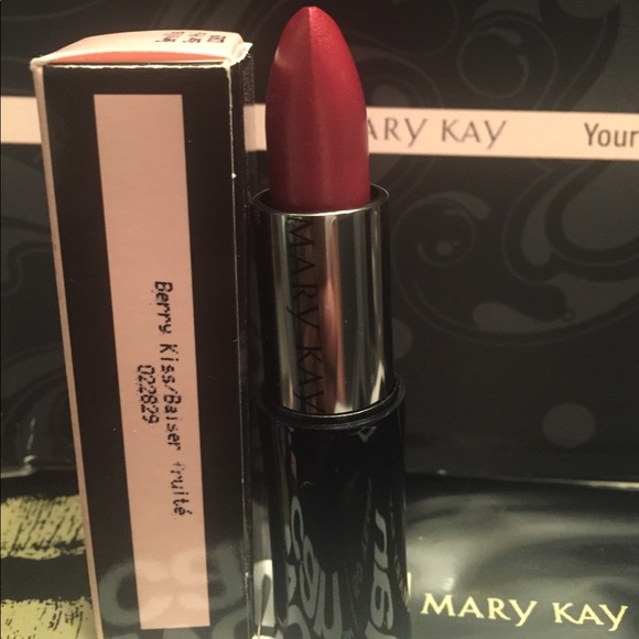 Cosmetics - Picture 3 of 5