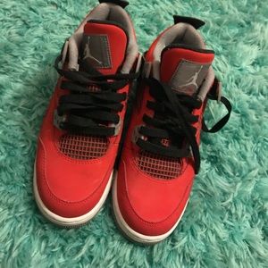 Air Jordan retro 4 toro bravo