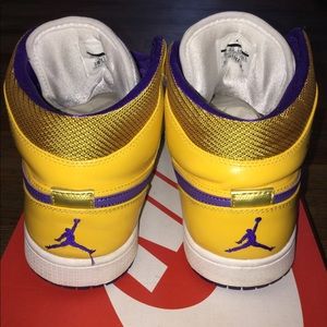 Retro Jordan 1s Laker