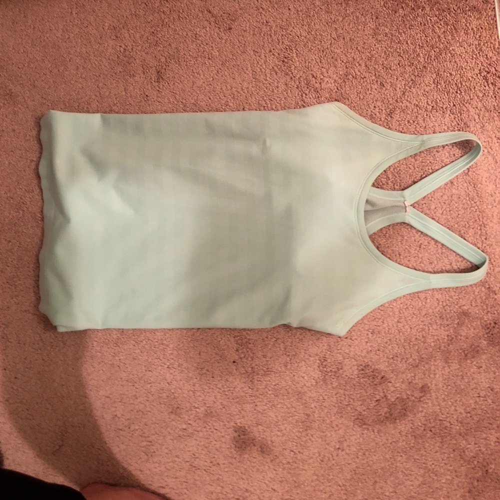 Lululemon workout tank