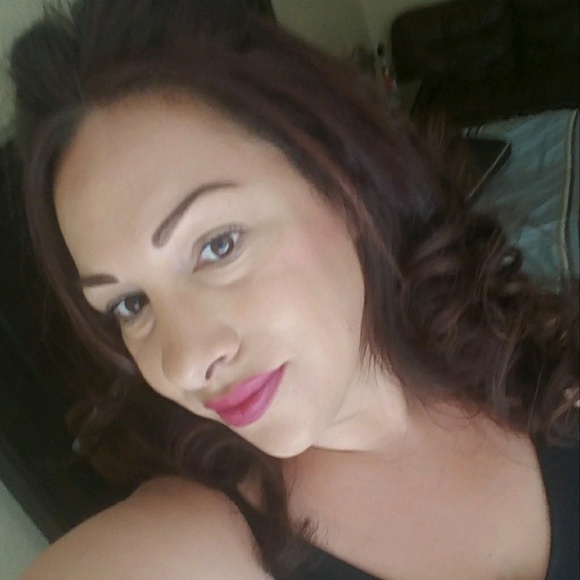 Meet your Posher, Stacie - Picture 1 of 1