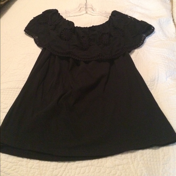 Black Off the Shoulder Blouse - Picture 1 of 3