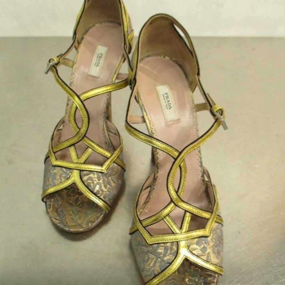 Prada 💕HP💕 Jacquard Heels