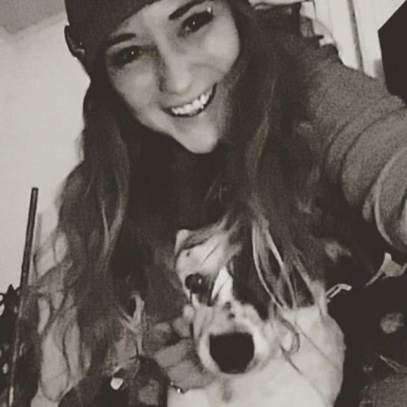 Meet your Posher, Alexandra - Picture 1 of 1