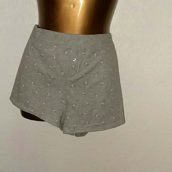 Shorts - Picture 1 of 2