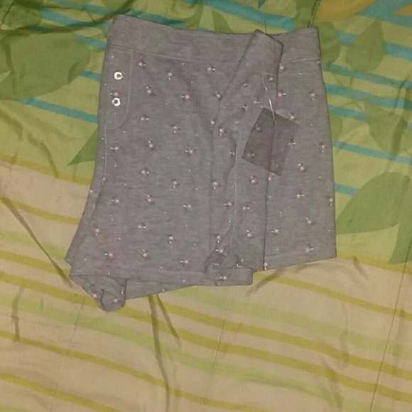 Shorts - Picture 2 of 2