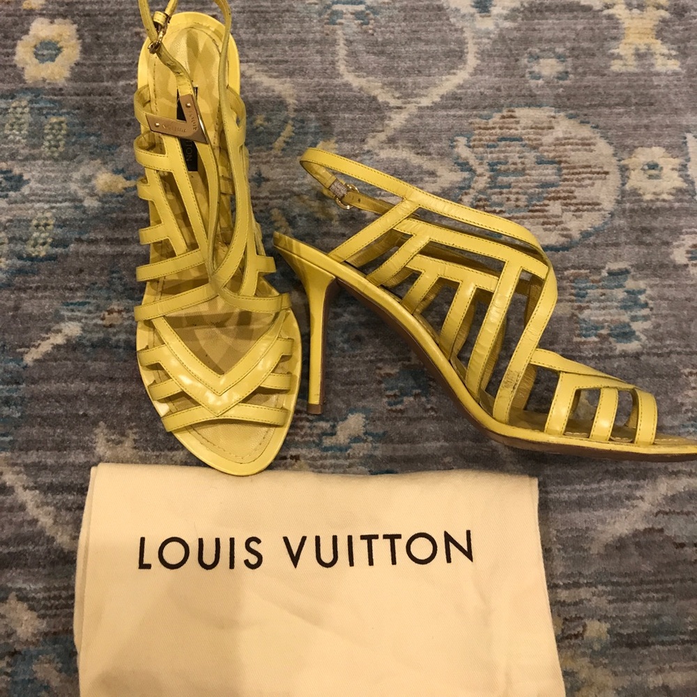 Louis Vuitton yellow sandals size 39 - Picture 2 of 4