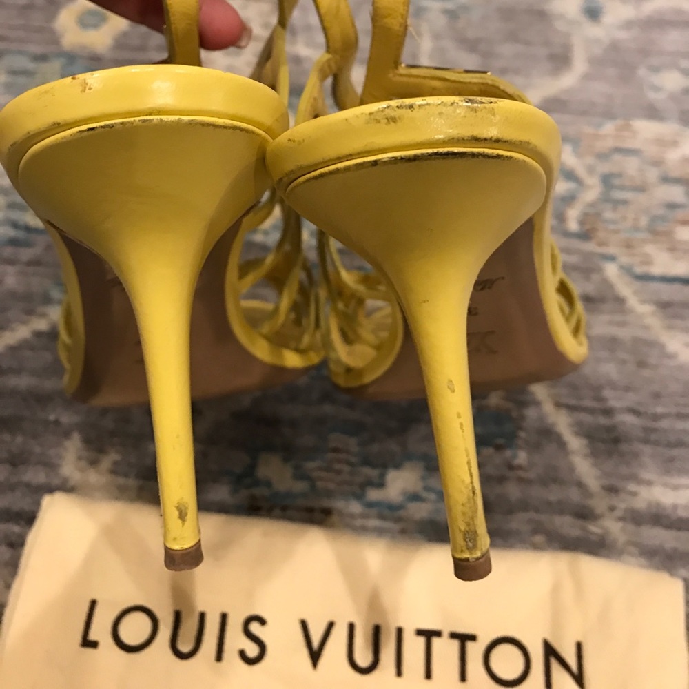 Louis Vuitton yellow sandals size 39 - Picture 4 of 4