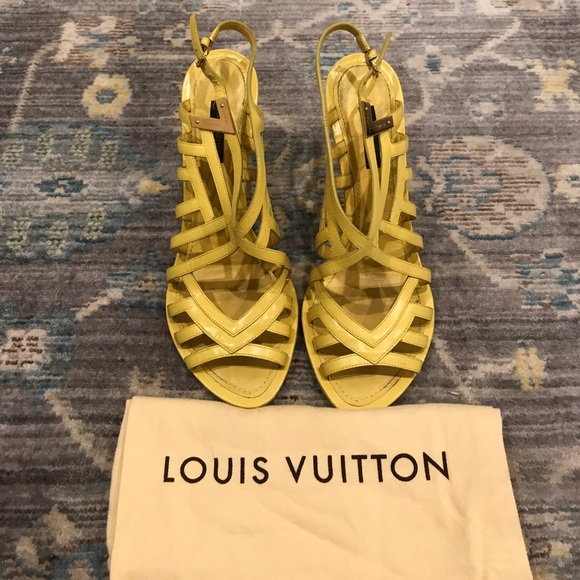 Louis Vuitton yellow sandals size 39 - Picture 1 of 4