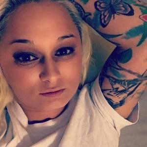 Meet your Posher, Becca