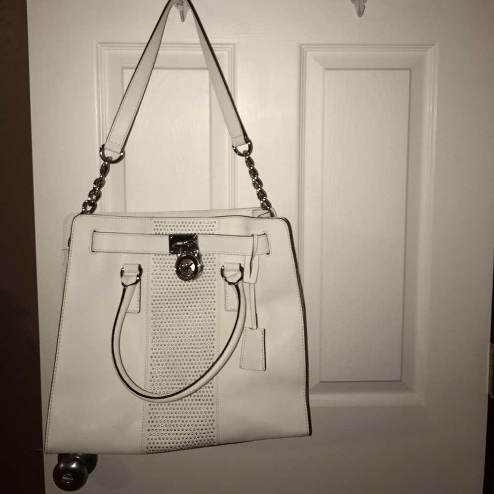 White MICHEAL Micheal Kors Tote.