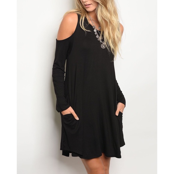EVETTE ENCOUNTERS Dresses & Skirts - 🆕 | COLD SHOULDER SWING DRESS |