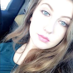 Meet your Posher, Lauretta