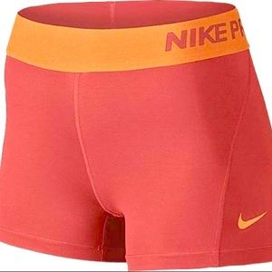 🍑 Nike Pro Dri Fit compression shorts 🤸🏾‍♀️