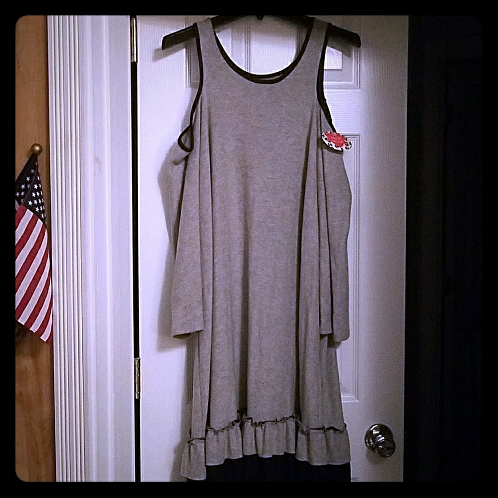 Tee For The Soul Plus Size Gray Dress with Black accents NWTP