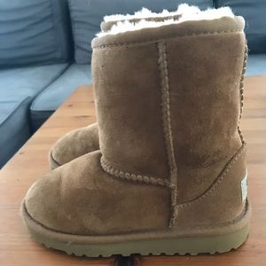 Brown/tan Uggs