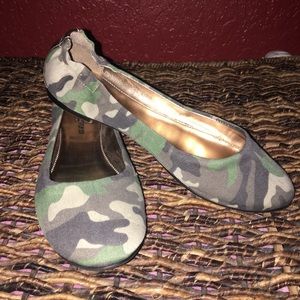 Camo/rose gold flats